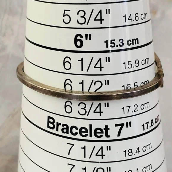 Taxco Sterling Silver Bracelet with Mother of Pearl and Crushed Malachite Inlay - Picture 8 of 9